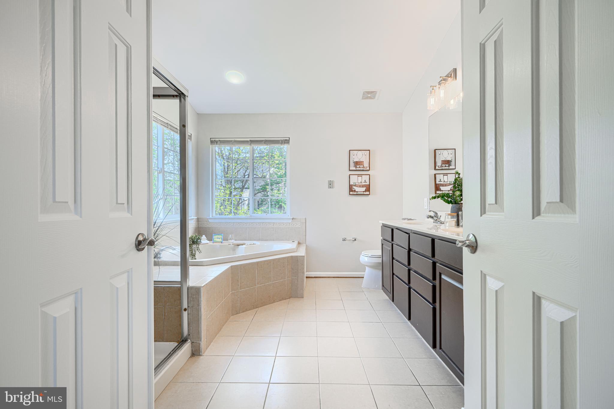 KINGS CROSSING - Residential