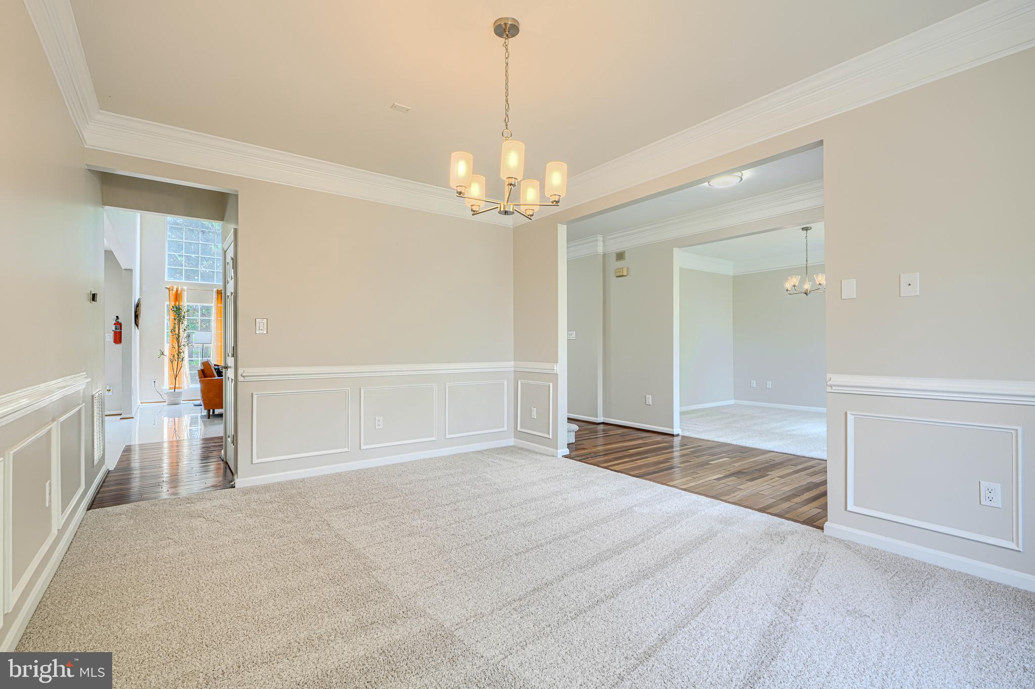 KINGS CROSSING - Residential