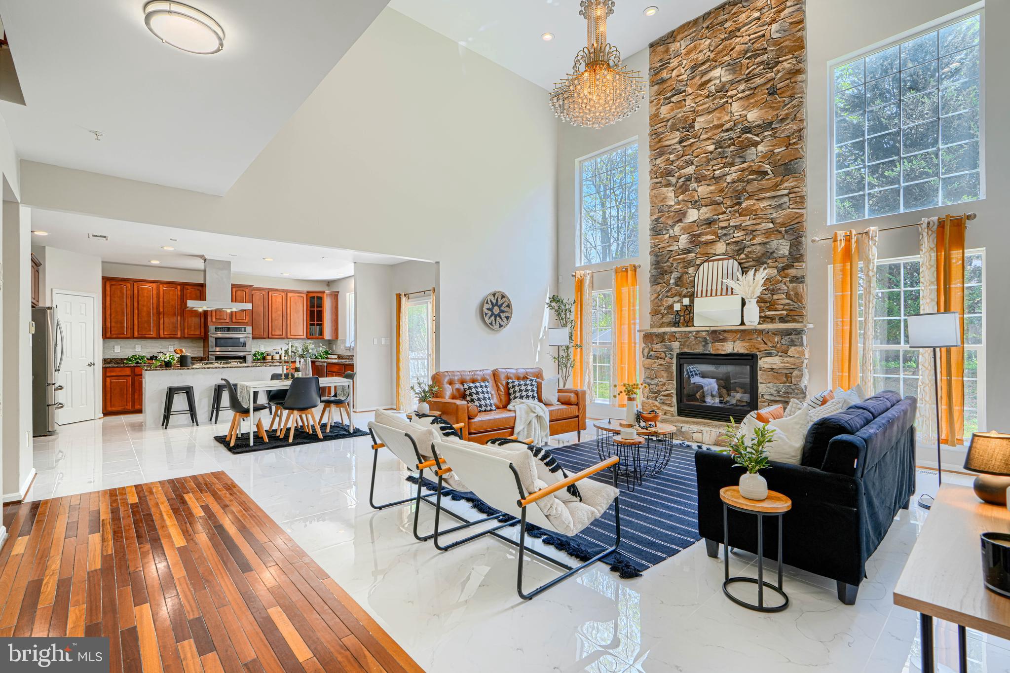 KINGS CROSSING - Residential