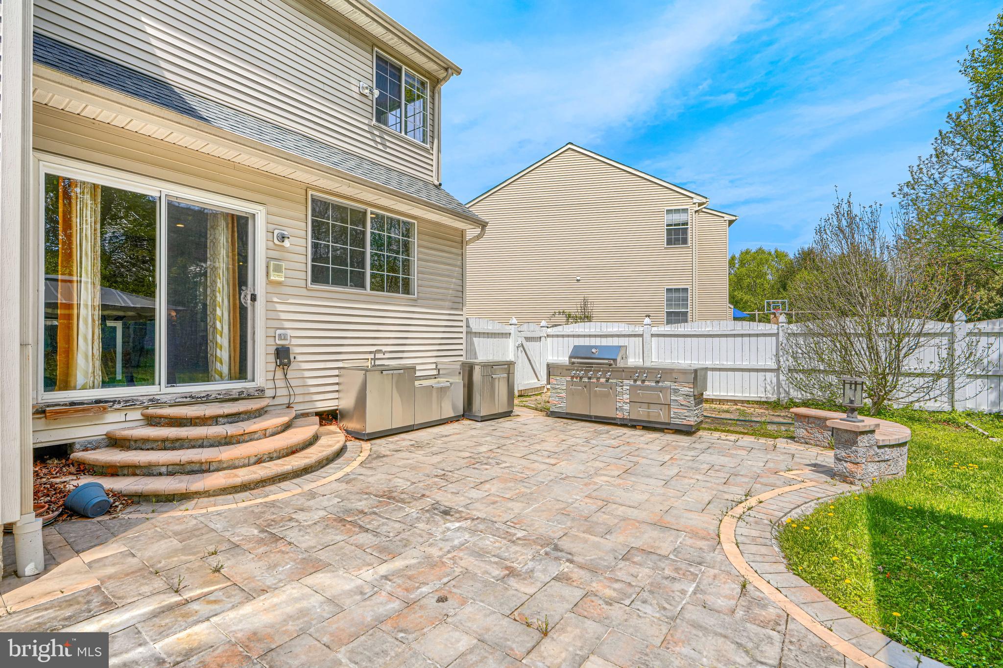 KINGS CROSSING - Residential