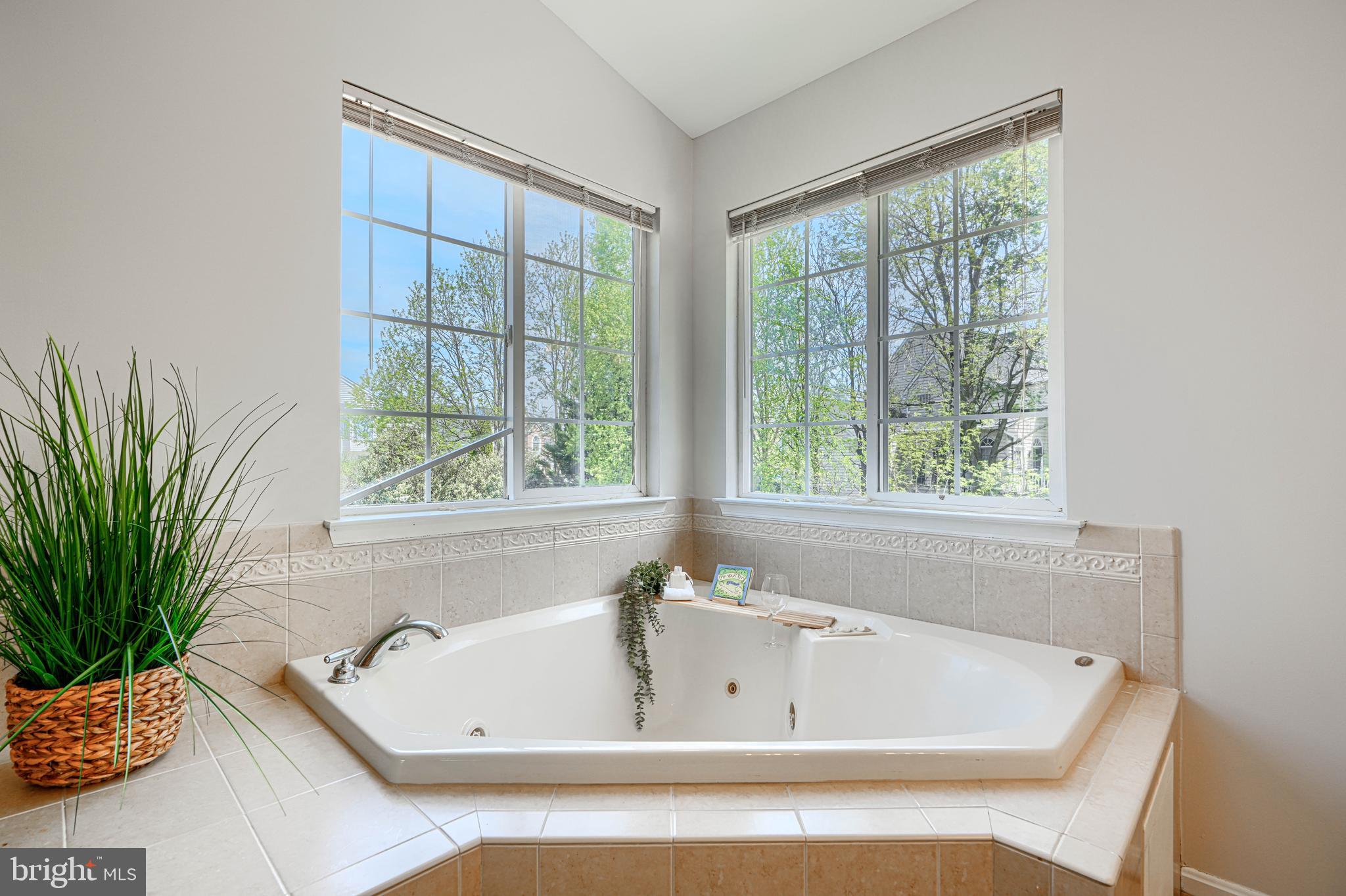 KINGS CROSSING - Residential