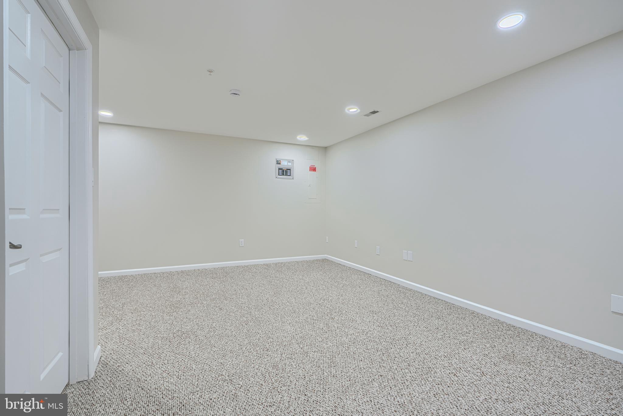 KINGS CROSSING - Residential