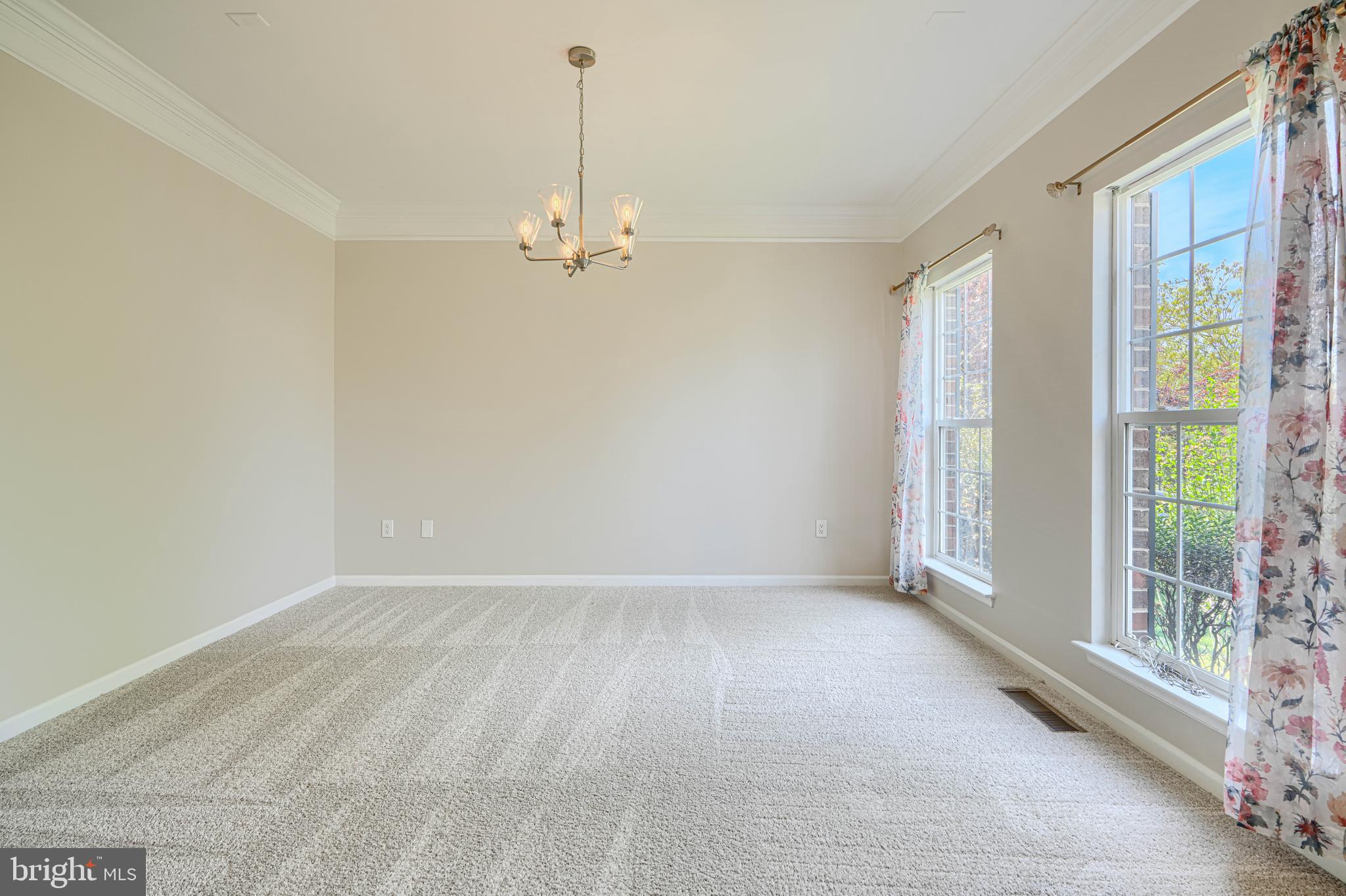 KINGS CROSSING - Residential