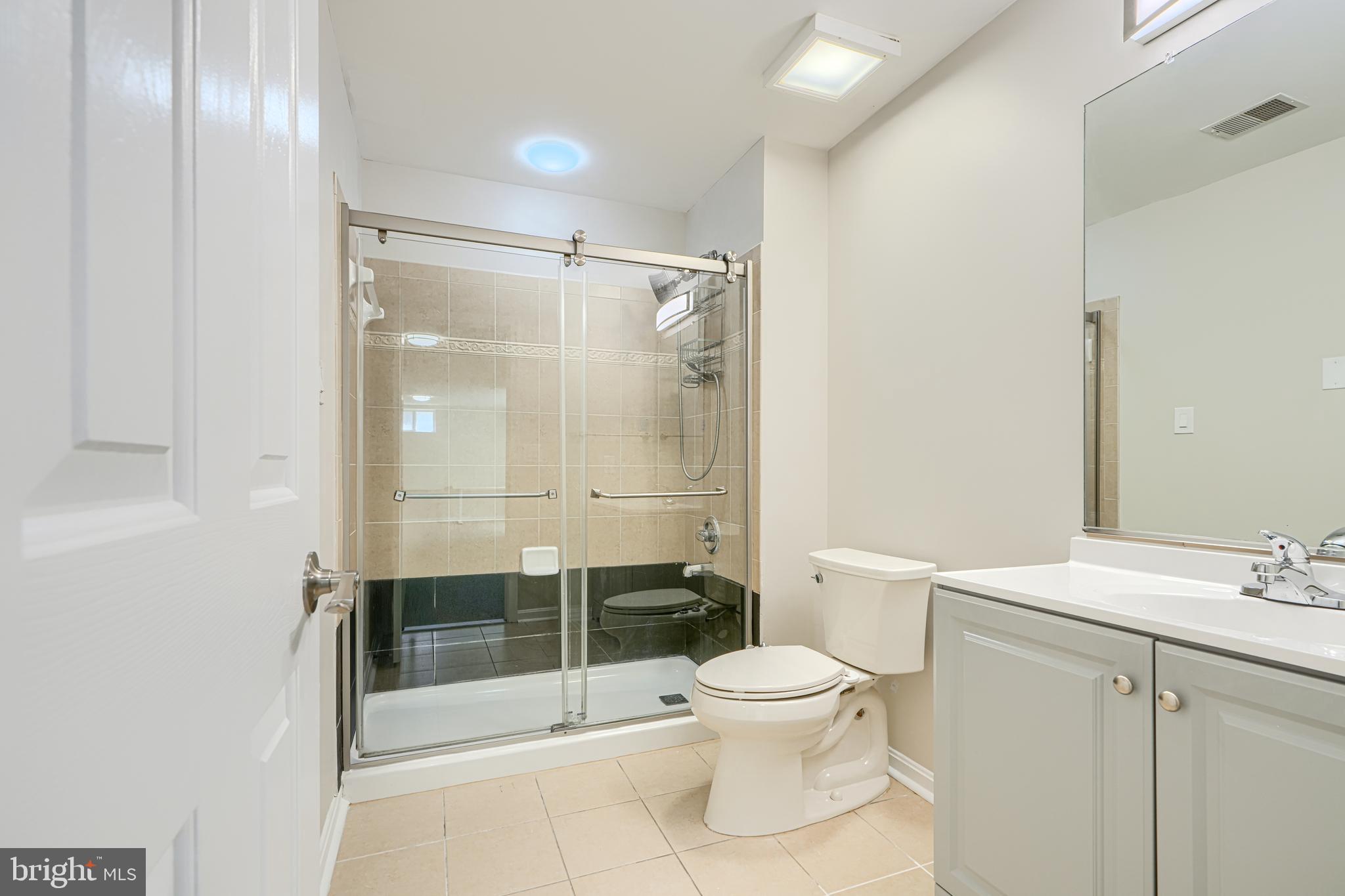 KINGS CROSSING - Residential