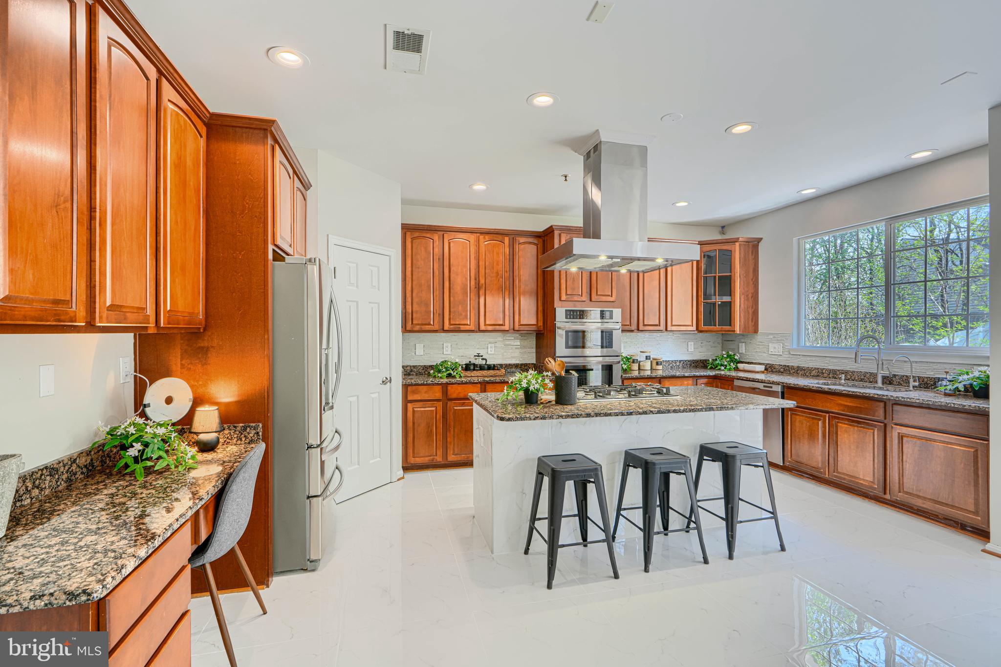 KINGS CROSSING - Residential