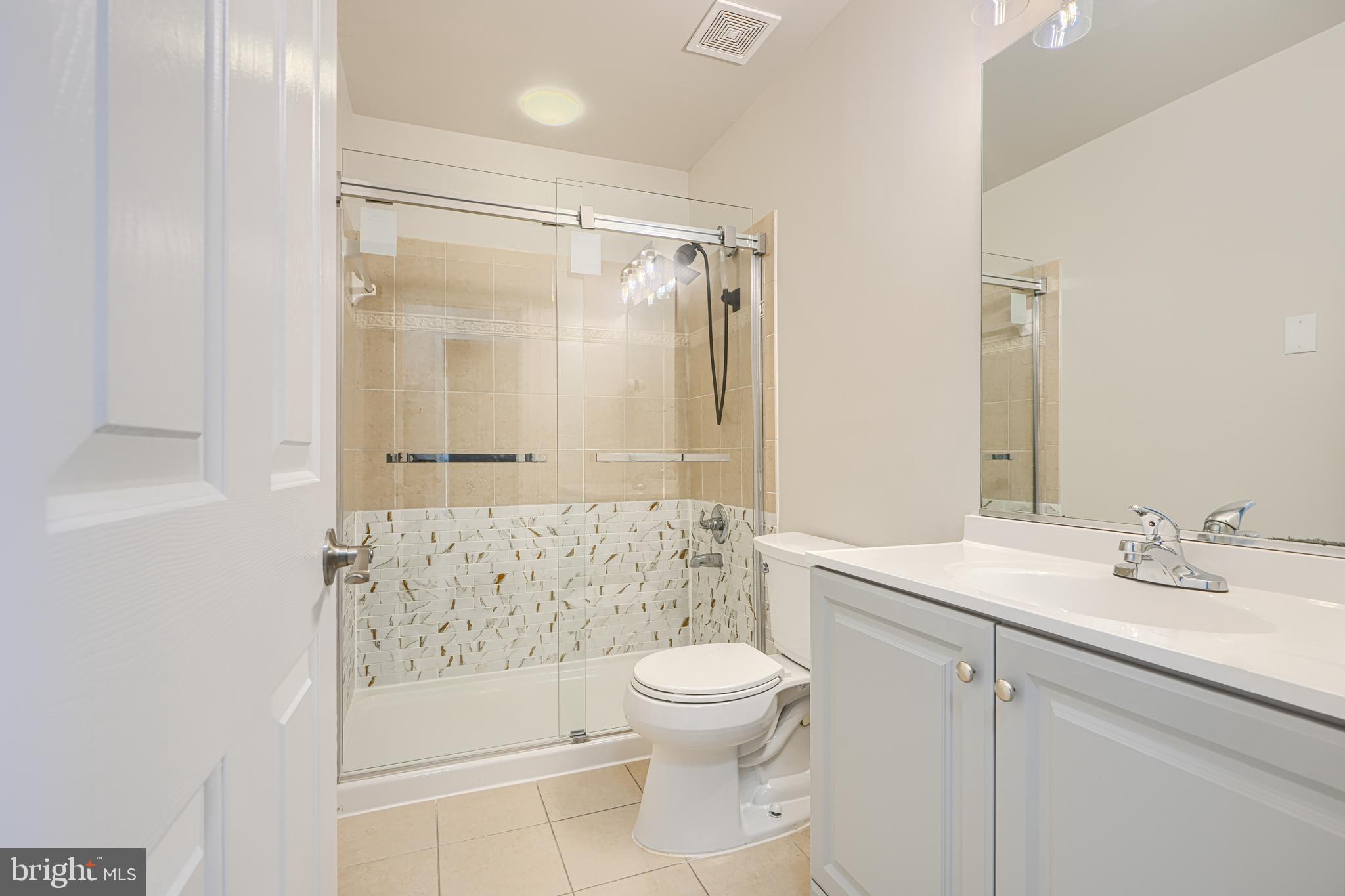 KINGS CROSSING - Residential