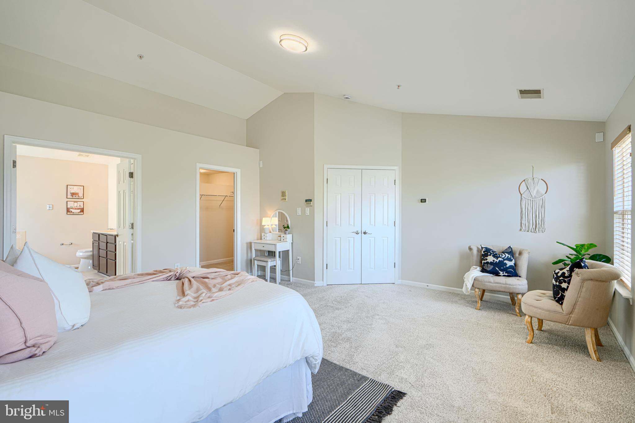 KINGS CROSSING - Residential