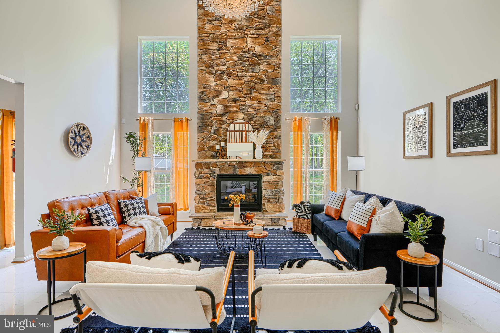 KINGS CROSSING - Residential