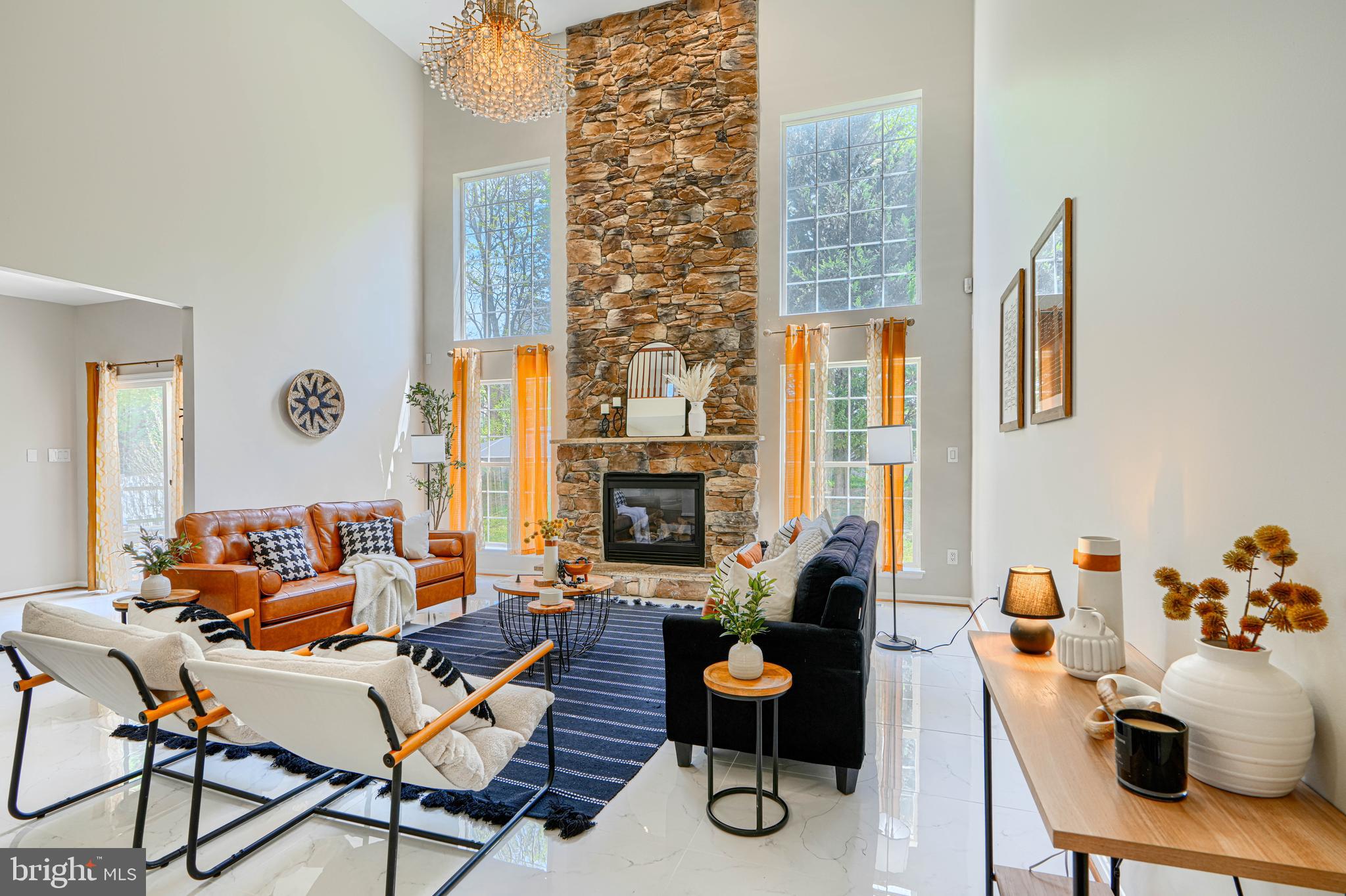 KINGS CROSSING - Residential