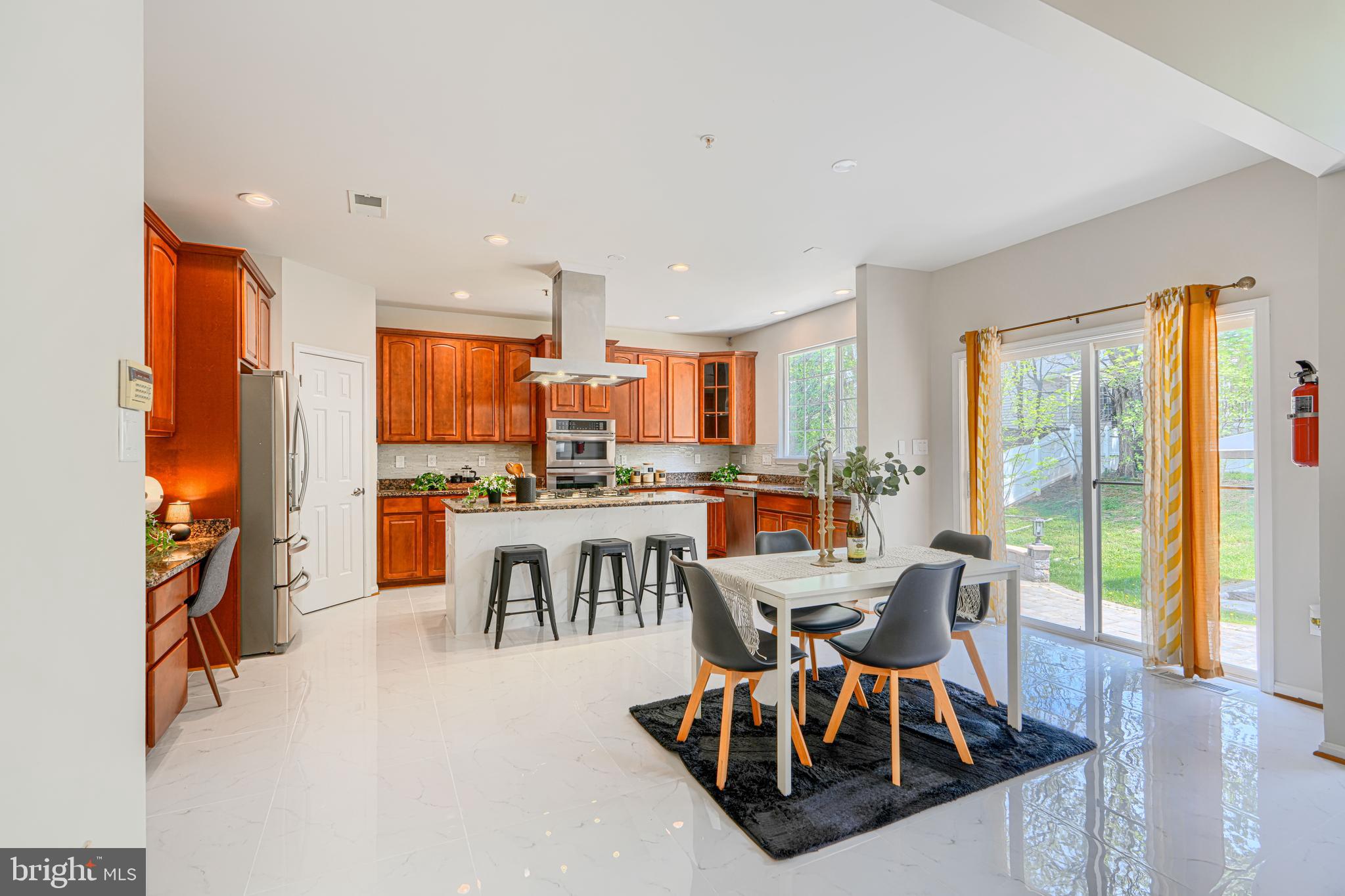 KINGS CROSSING - Residential