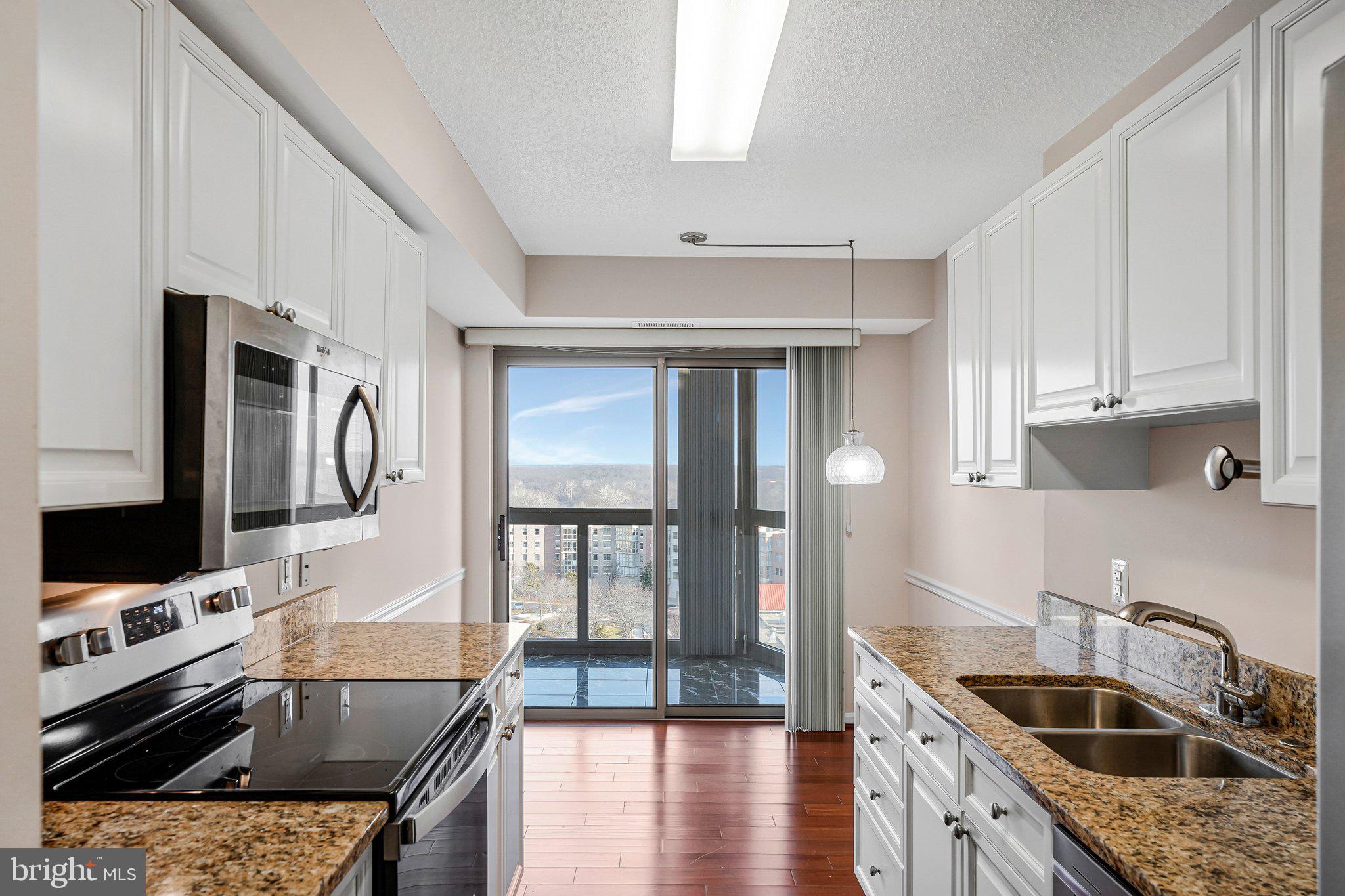 LANSDOWNE WOODS - Residential Lease