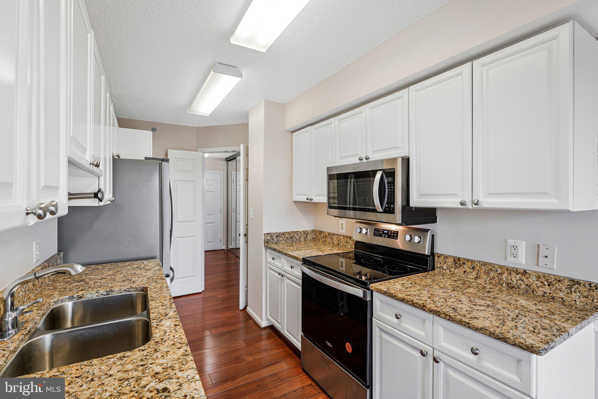 LANSDOWNE WOODS - Residential Lease