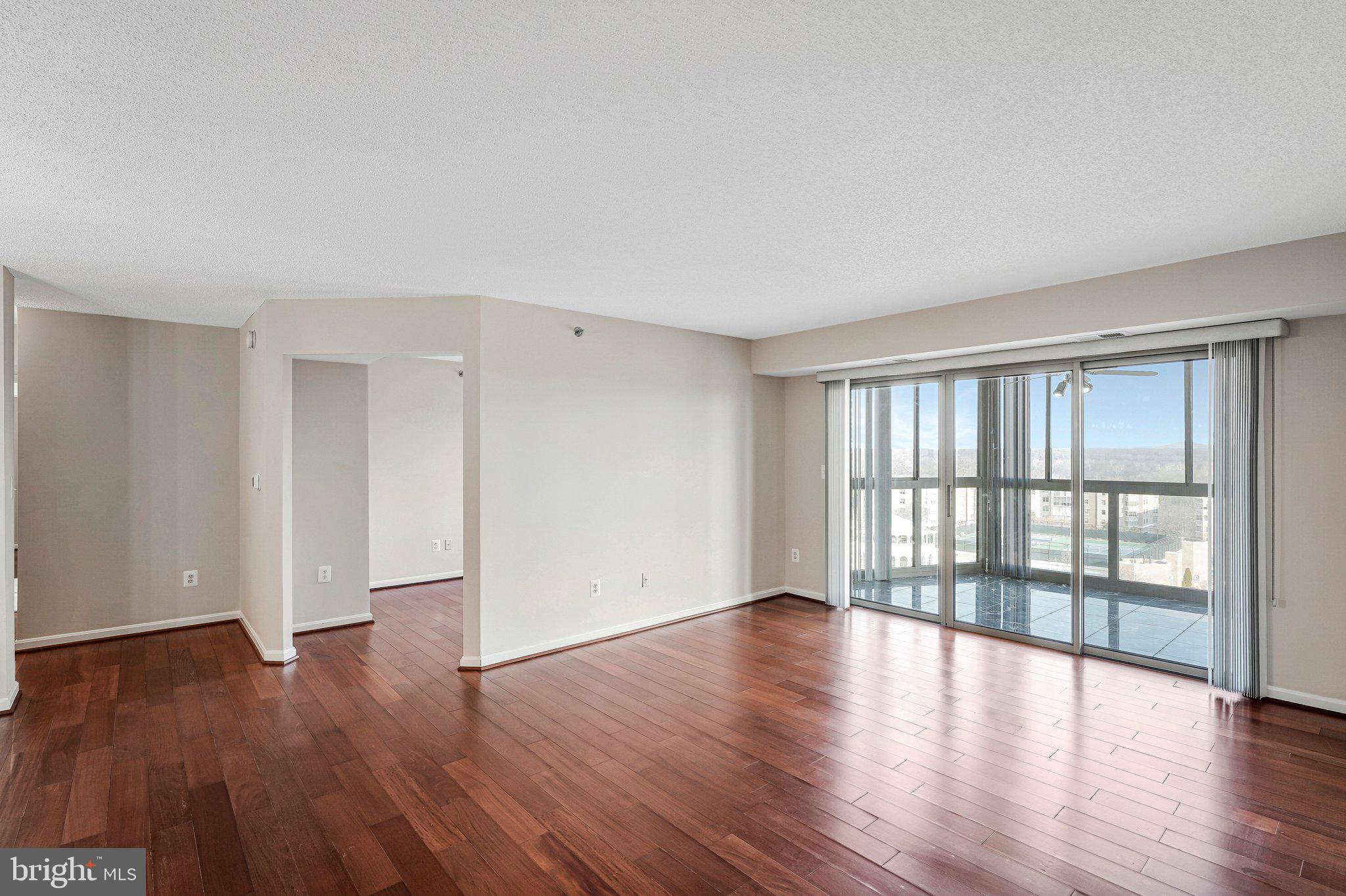 LANSDOWNE WOODS - Residential Lease