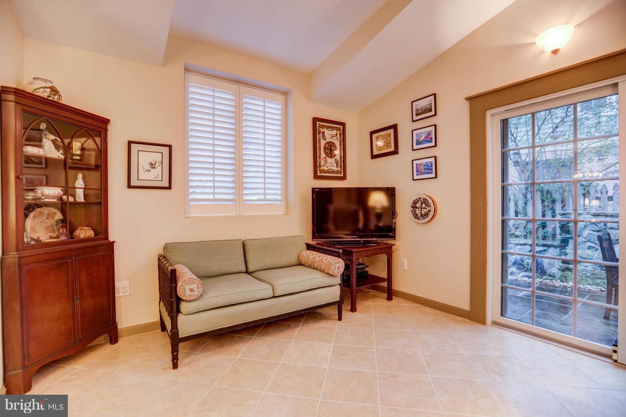 KINGS PARK WEST - Residential