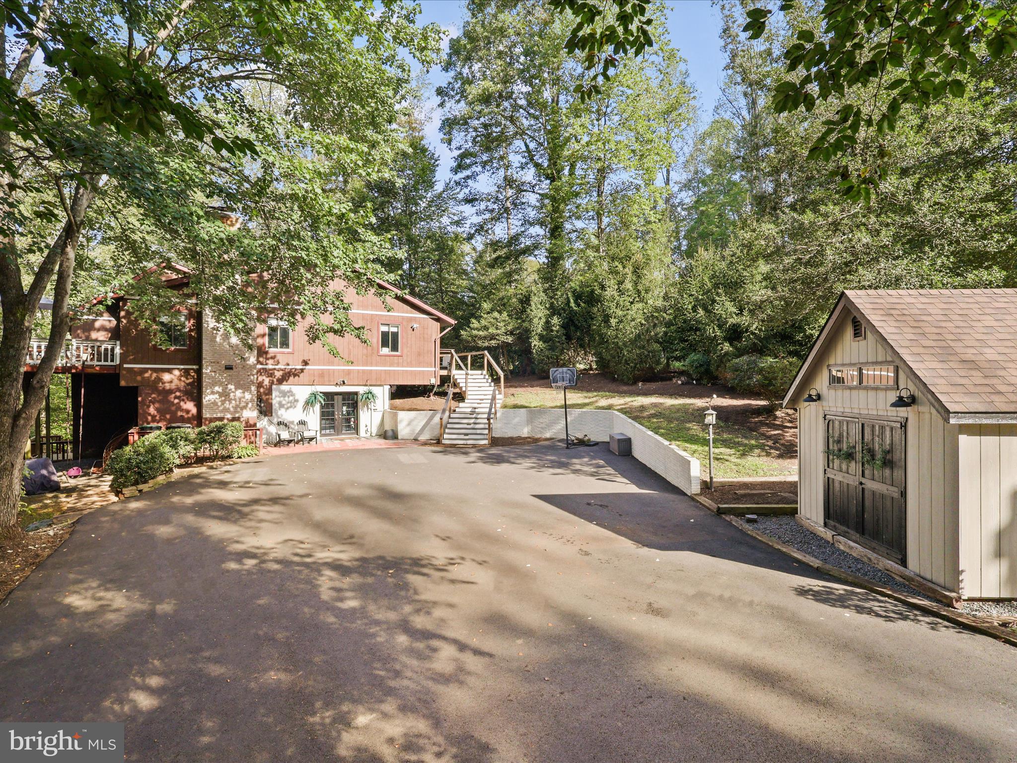 6704 FOX DEN COURT