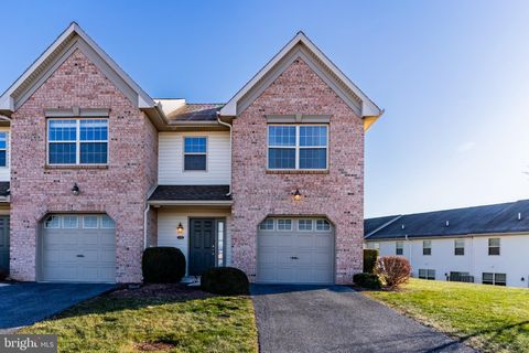216 MELBOURNE LANE MECHANICSBURG PA 17055