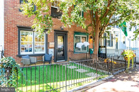 745 10TH STREET SE WASHINGTON DC 20003