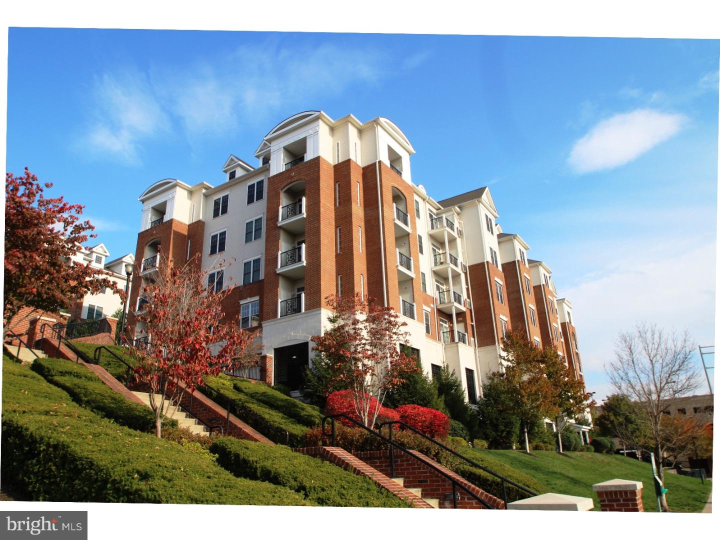 THE GRANDE AT RIVERVIEW - Residential Lease