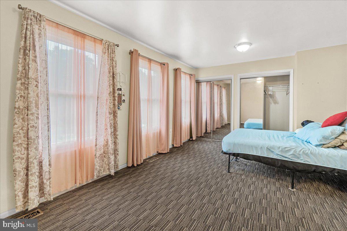 SENECA PARK - Residential