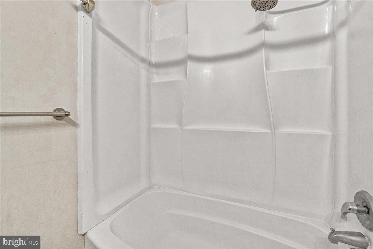 SENECA PARK - Residential