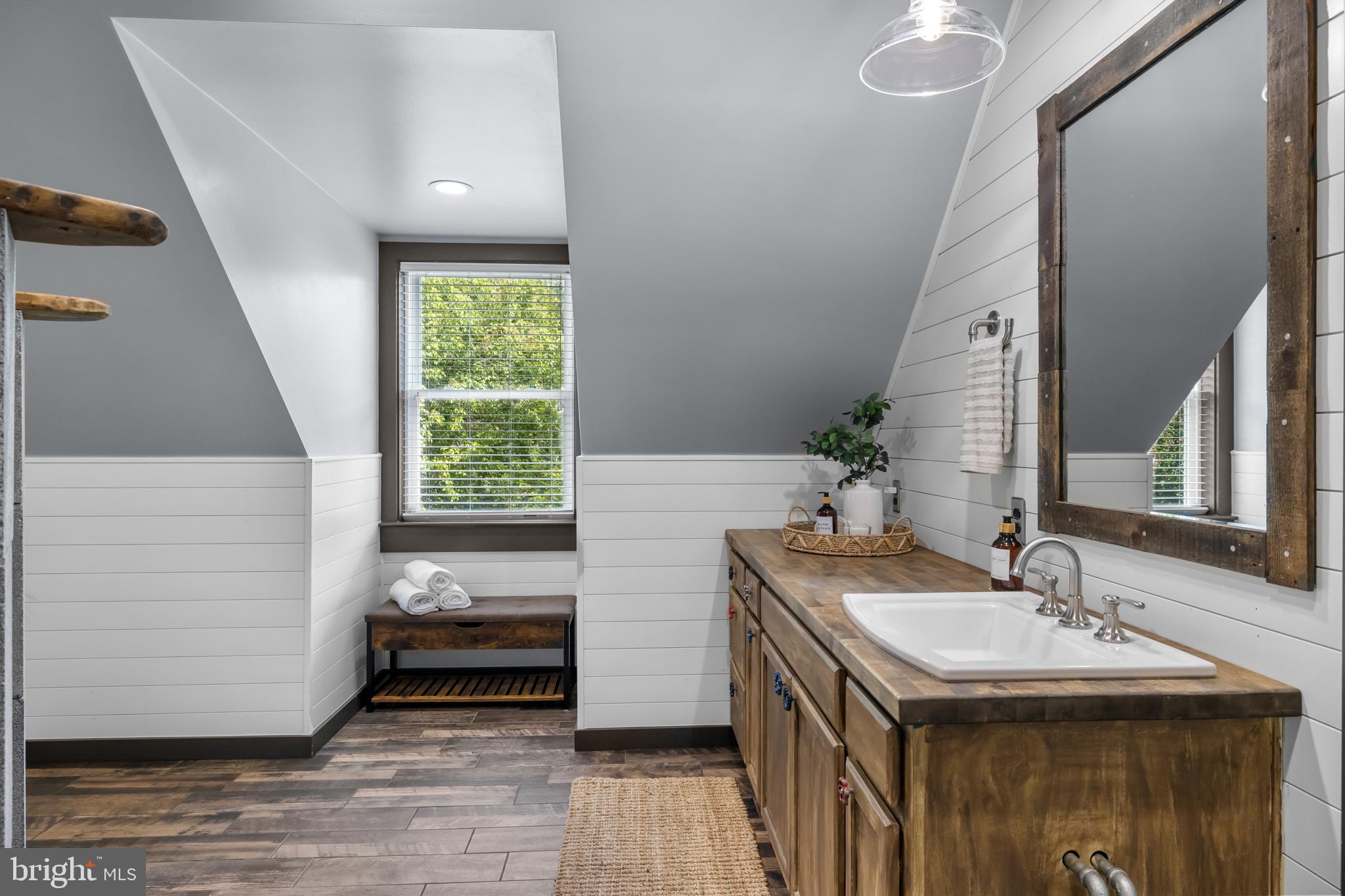 AVON BEND - Residential