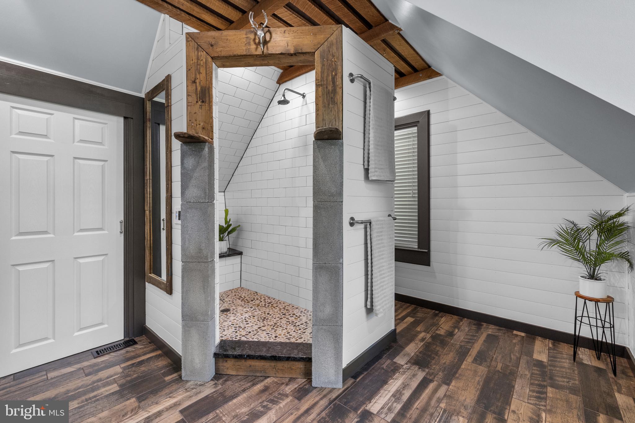 AVON BEND - Residential