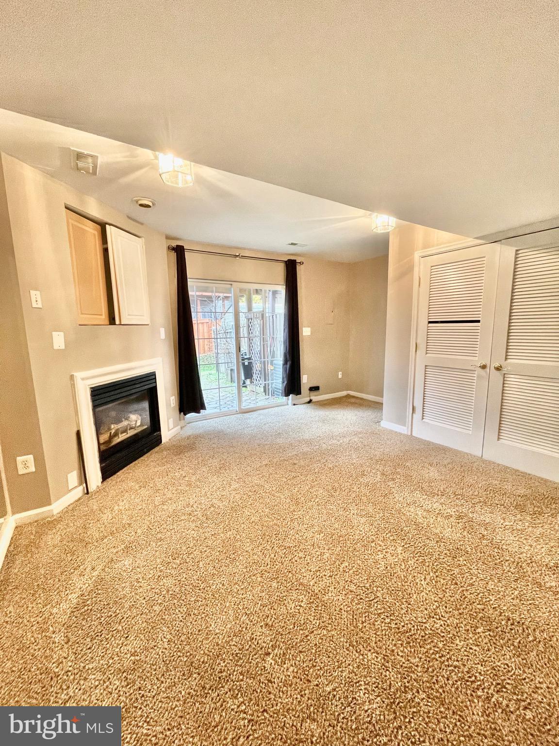 PRINCE WILLIAM COMMONS - Residential Lease