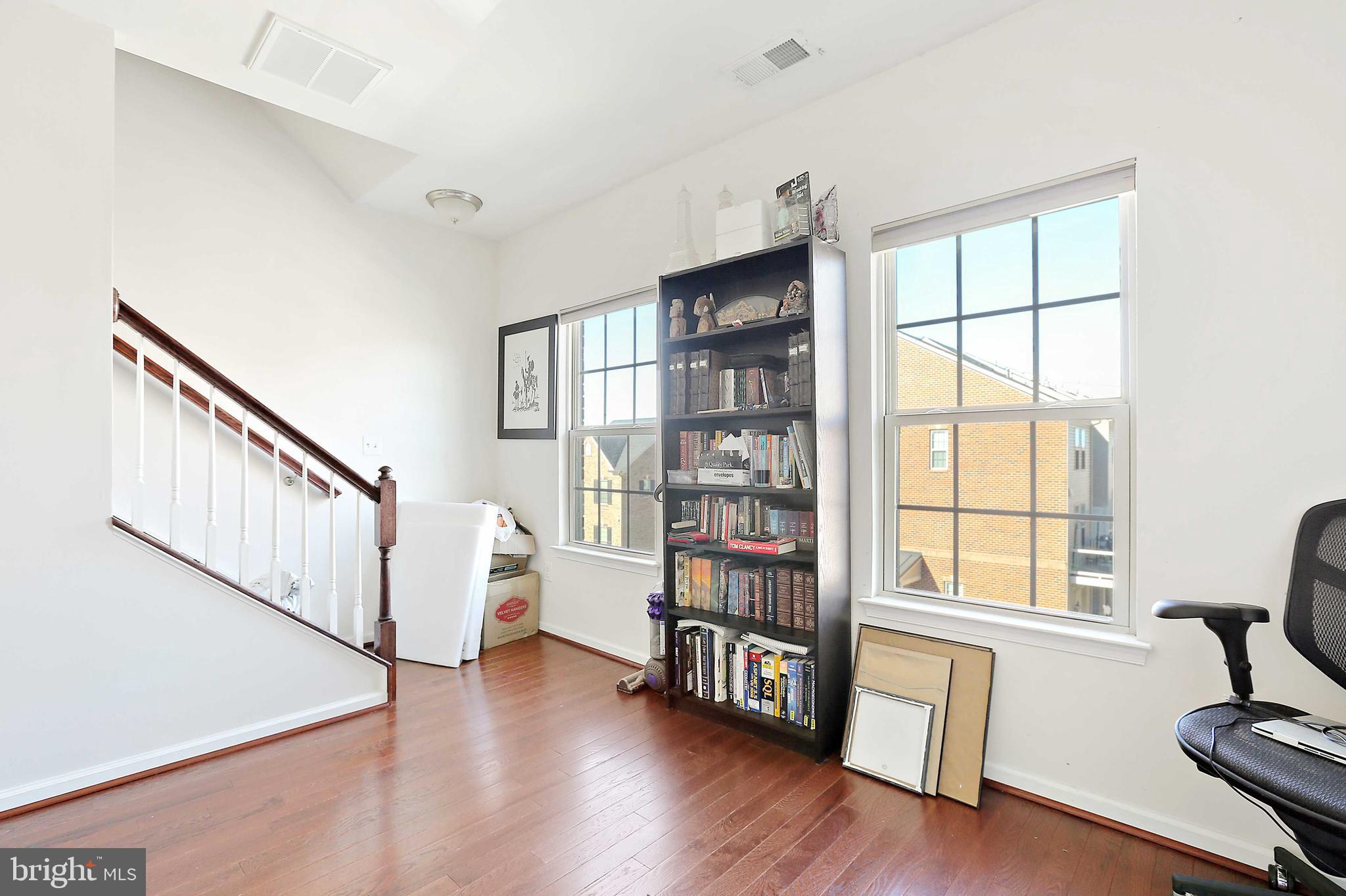 O'DONNELL SQUARE - Residential