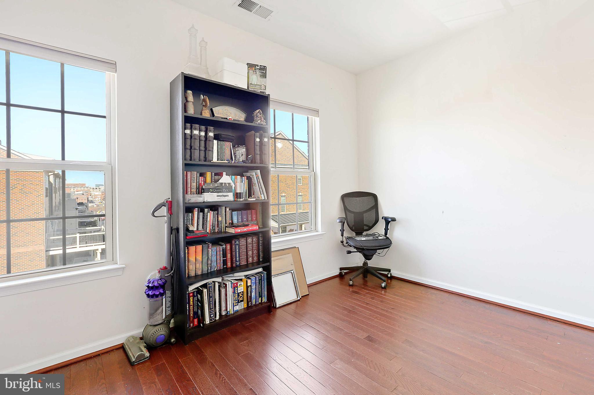 O'DONNELL SQUARE - Residential