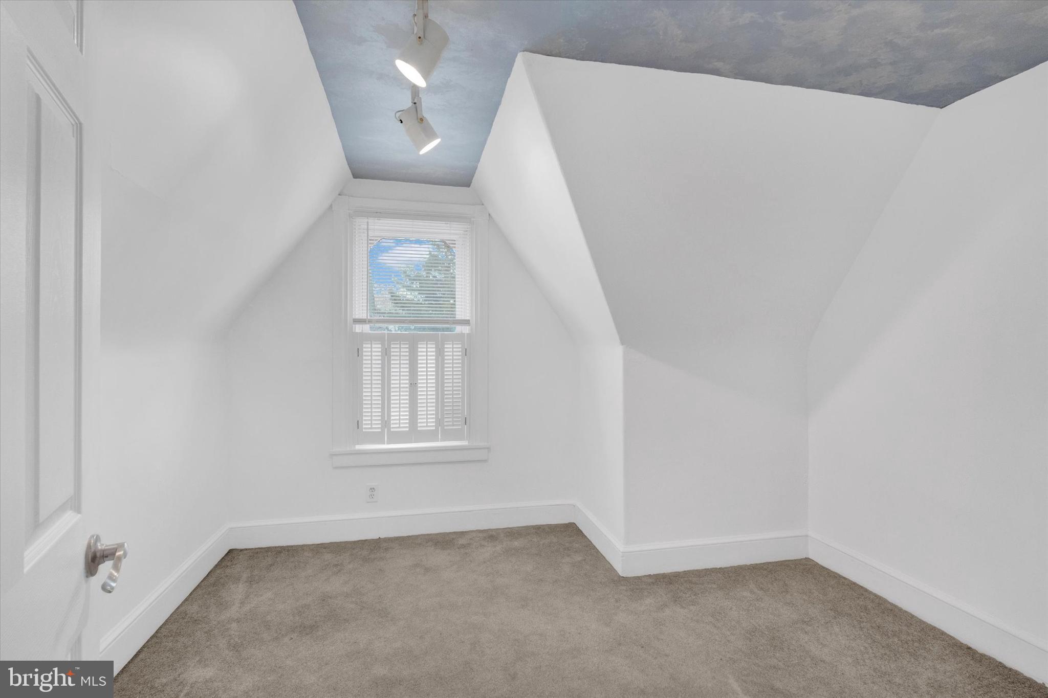 SUMMIT RIDGE - Residential