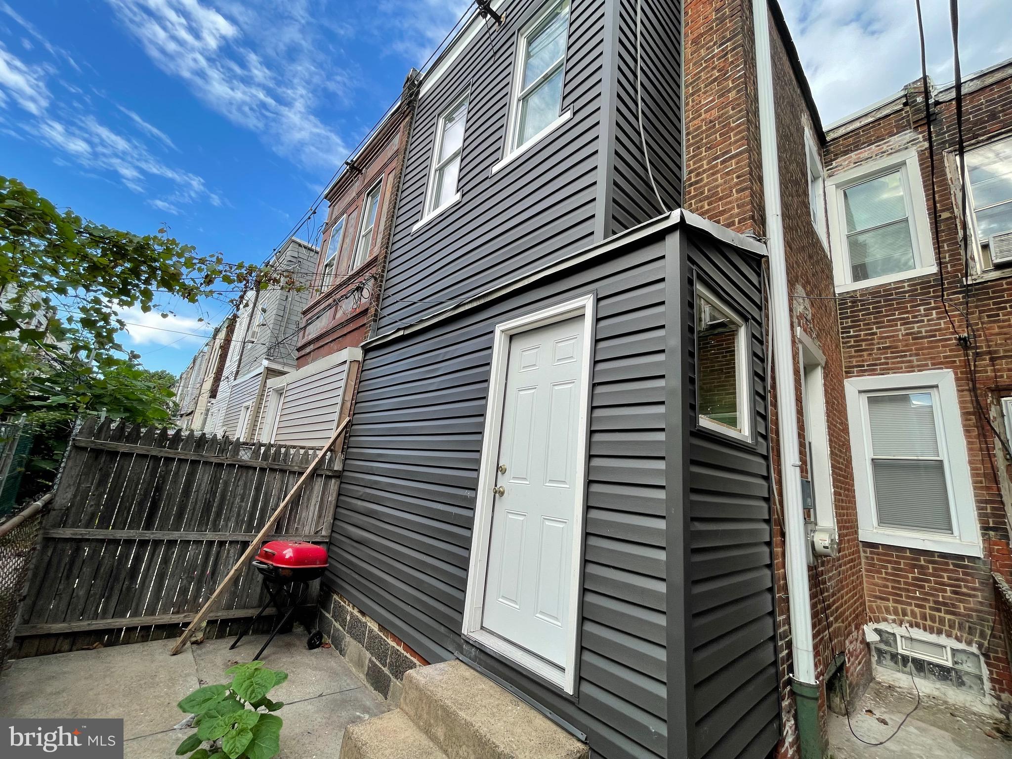 PHILADELPHIA (NORTH) - Residential Lease