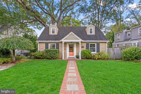 Photo of 10603 S Dunmoor Drive, SILVER SPRING, MD 20901 (MLS # MDMC2202384)