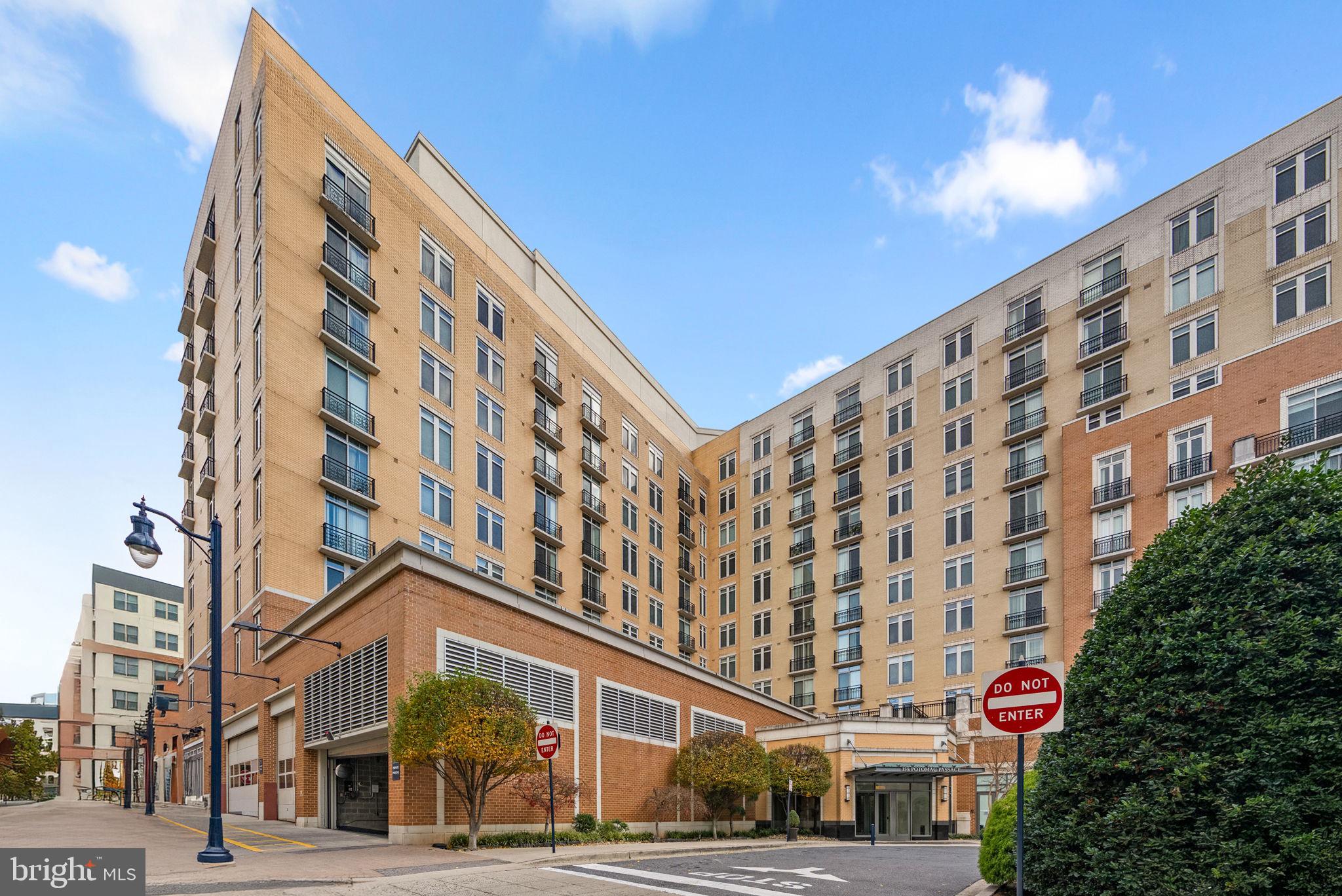 NATIONAL HARBOR - Residential