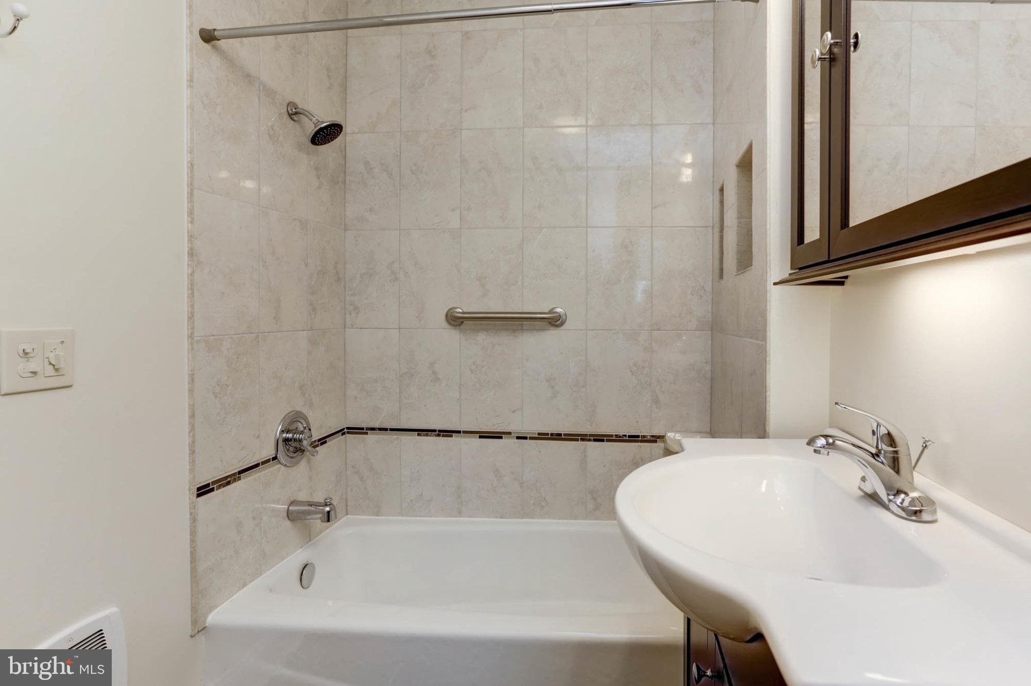 LITTLE ITALY - Residential