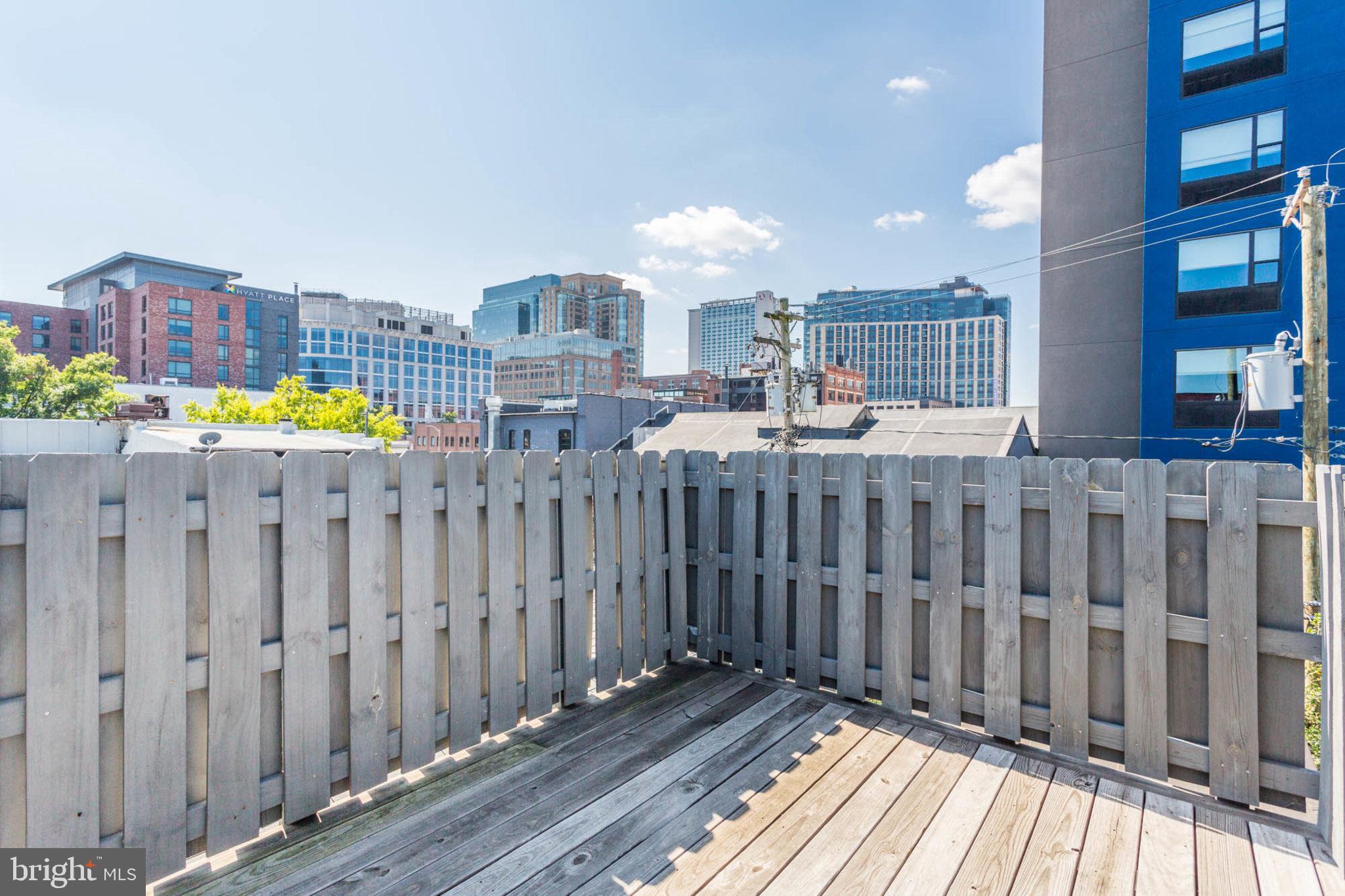 LITTLE ITALY - Residential