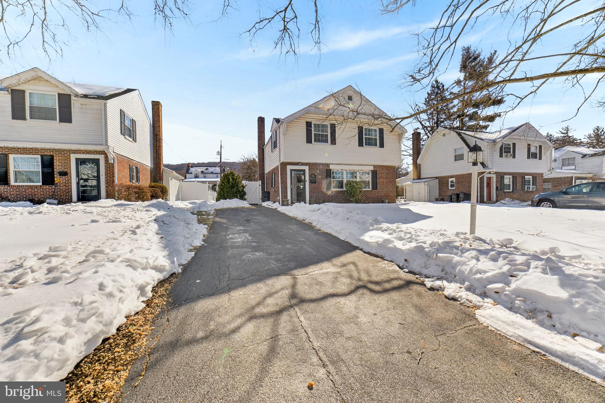 926 BUTTONWOOD STREET