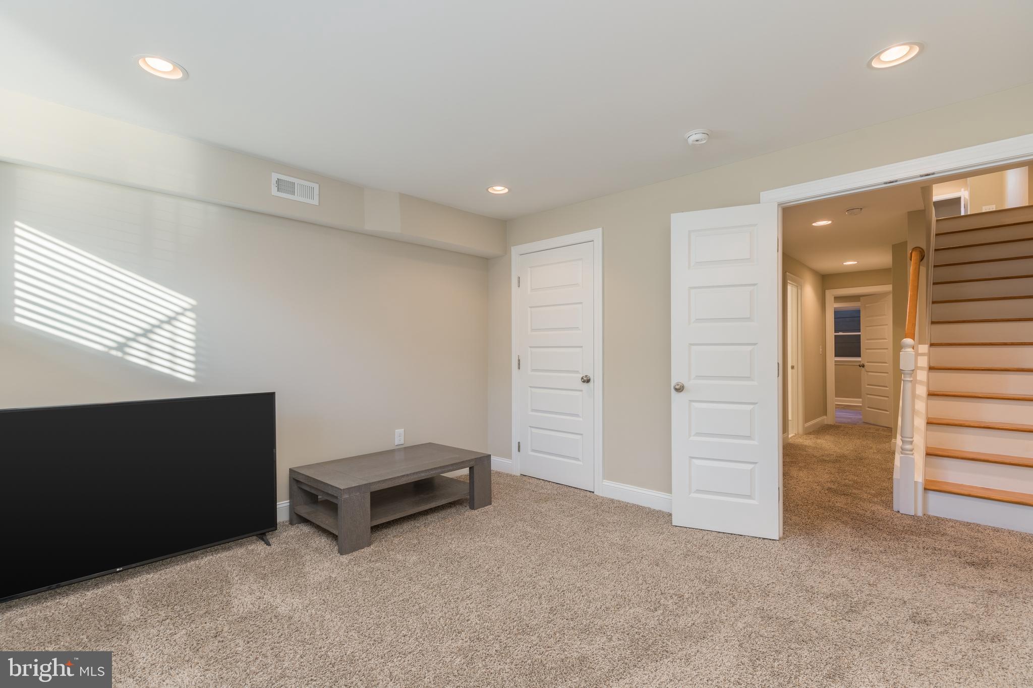 HIGHLANDTOWN - Residential