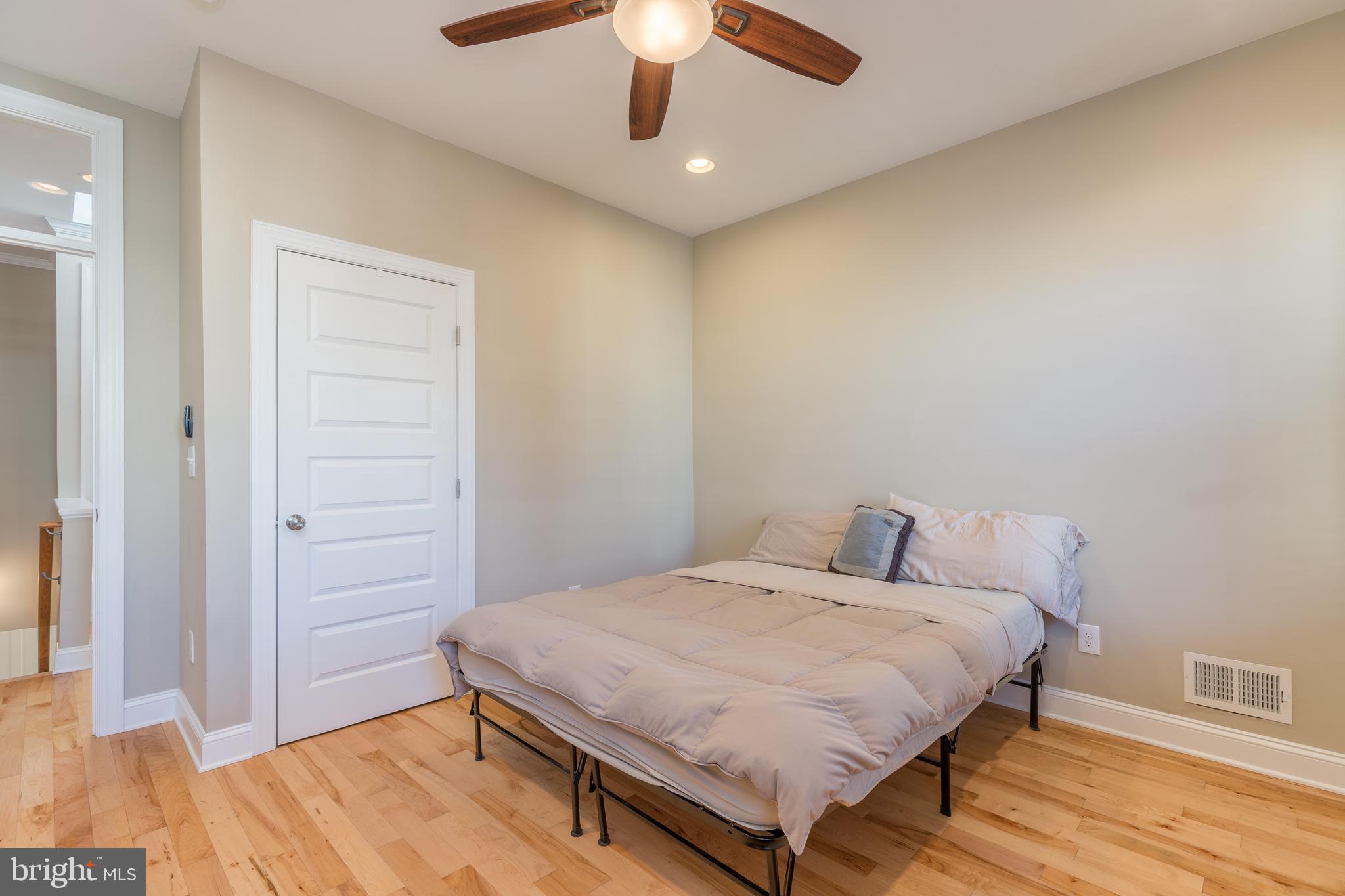 HIGHLANDTOWN - Residential