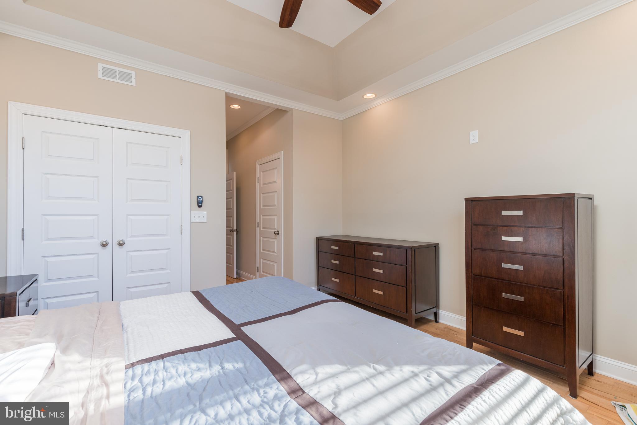 HIGHLANDTOWN - Residential