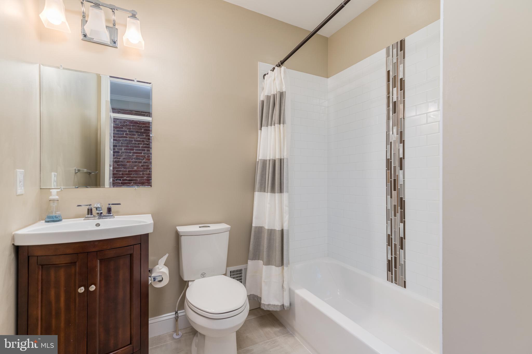 HIGHLANDTOWN - Residential