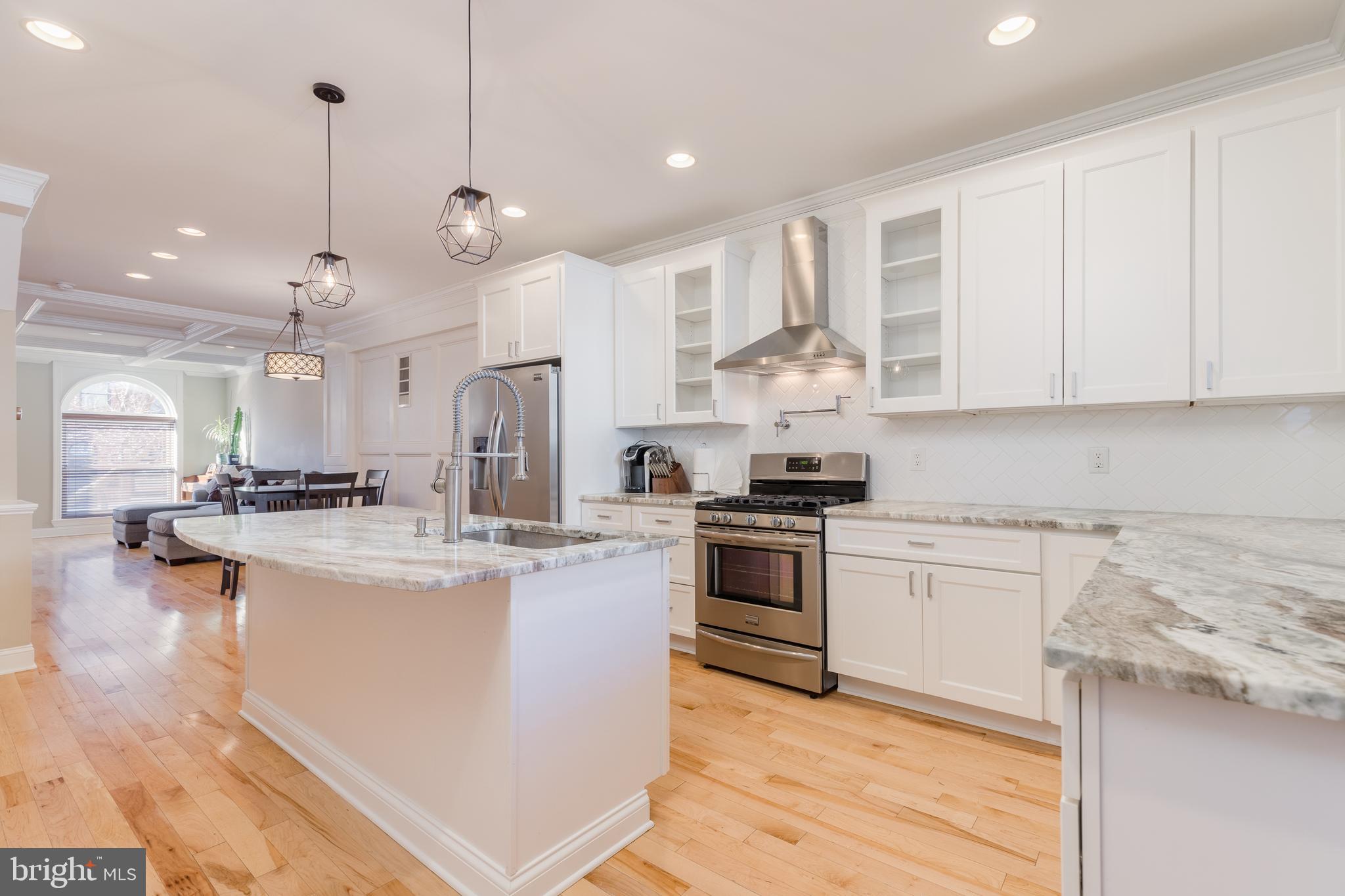 HIGHLANDTOWN - Residential