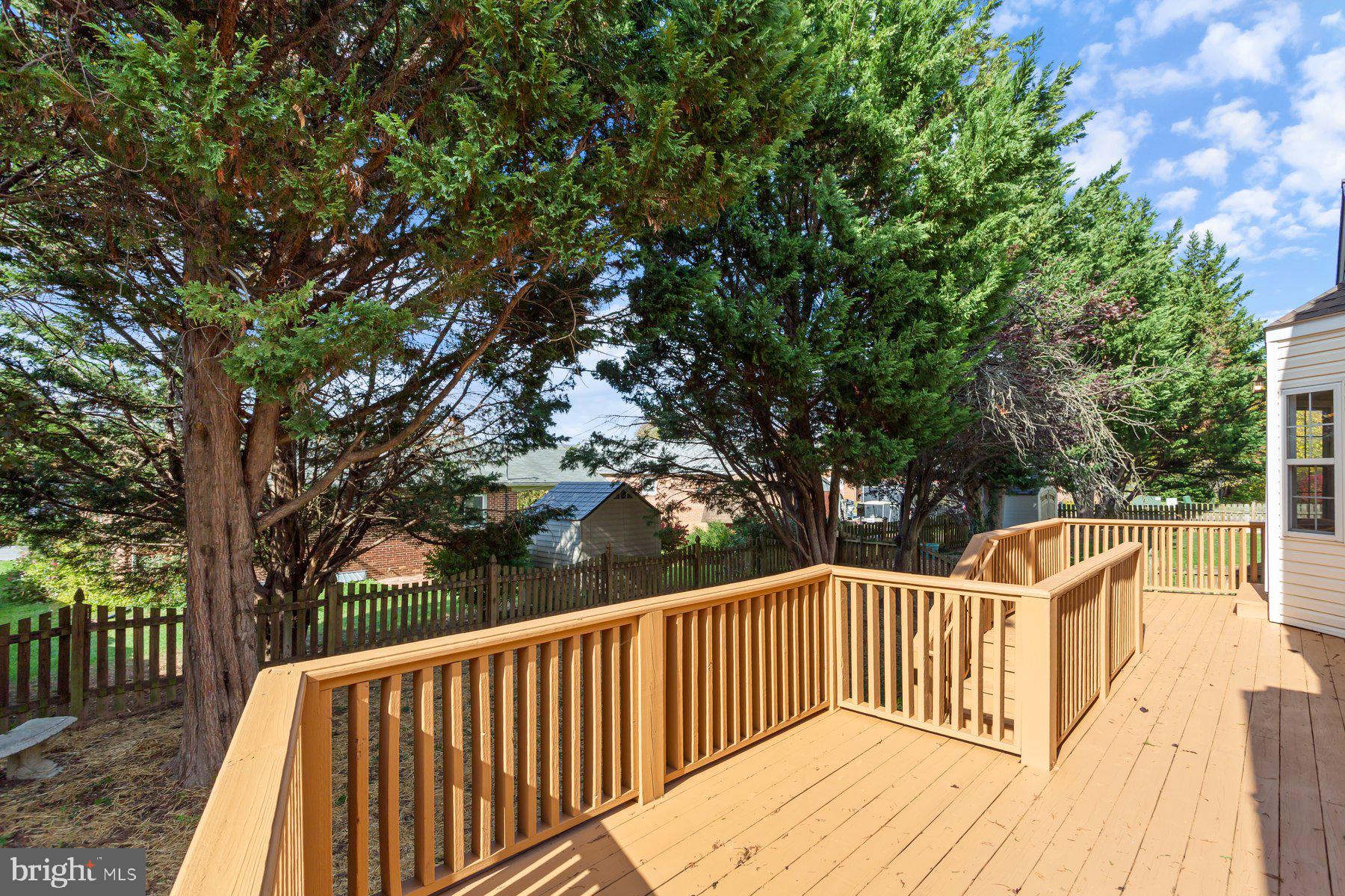 RIVER CREST - Residential