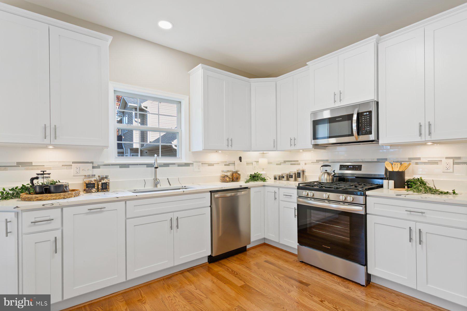 RIVER CREST - Residential