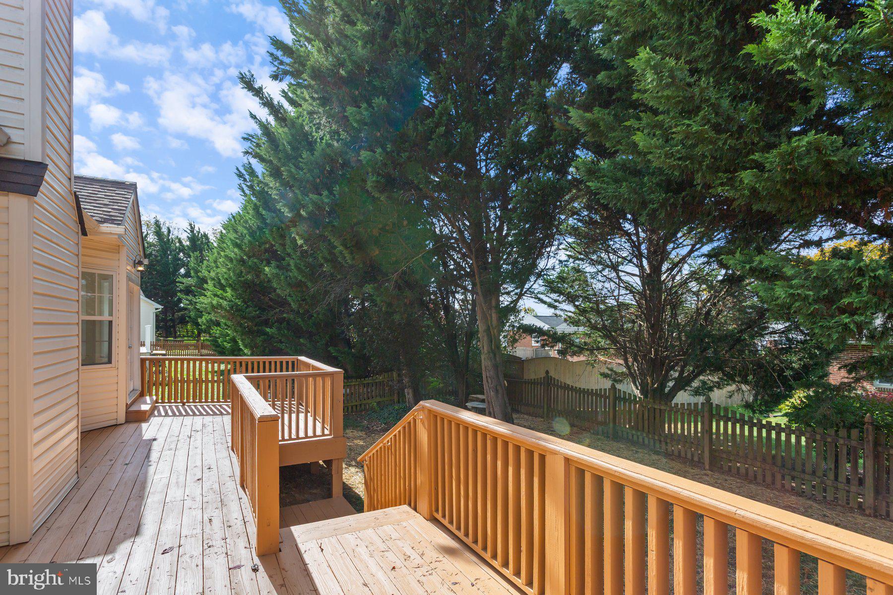 RIVER CREST - Residential