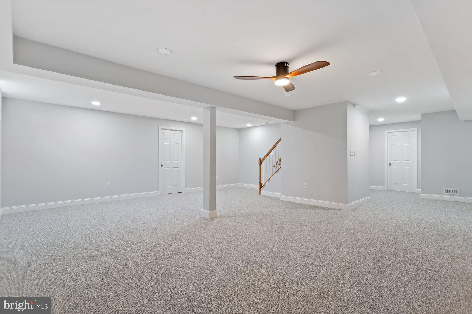 RIVER CREST - Residential