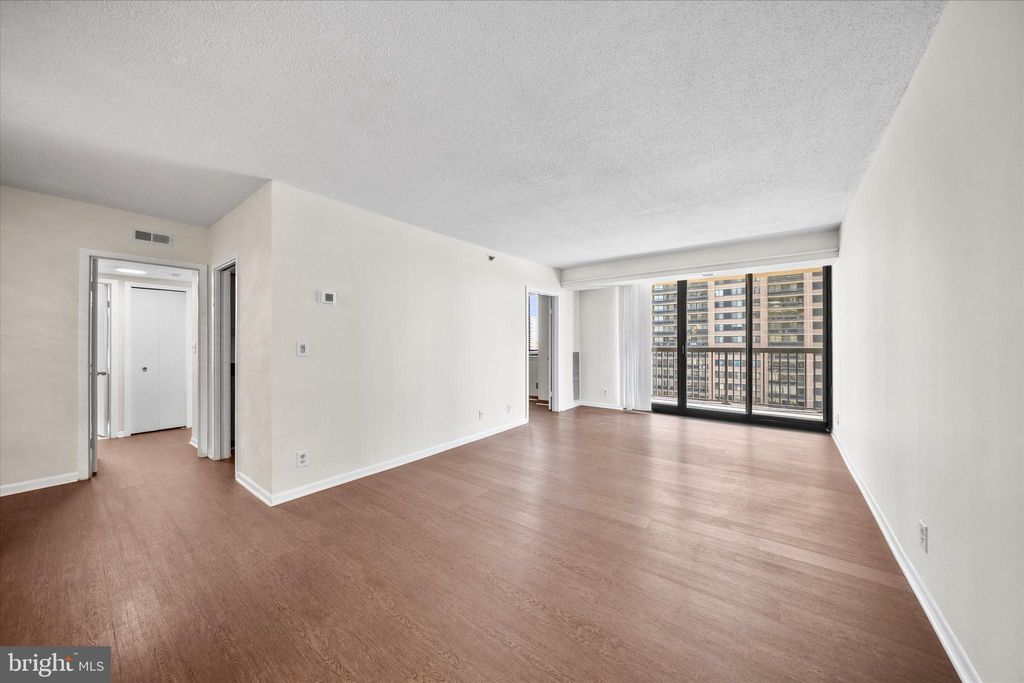 Photo of 5505 Seminary Road #901N, FALLS CHURCH, VA 22041 (MLS # VAFX2295818)