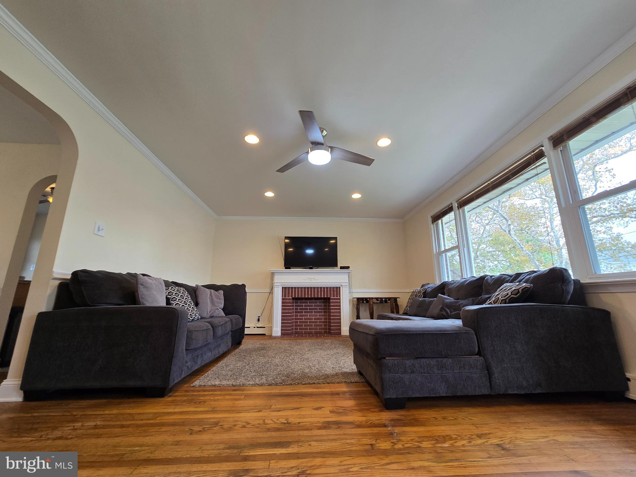 5915 LEXINGTON AVENUE