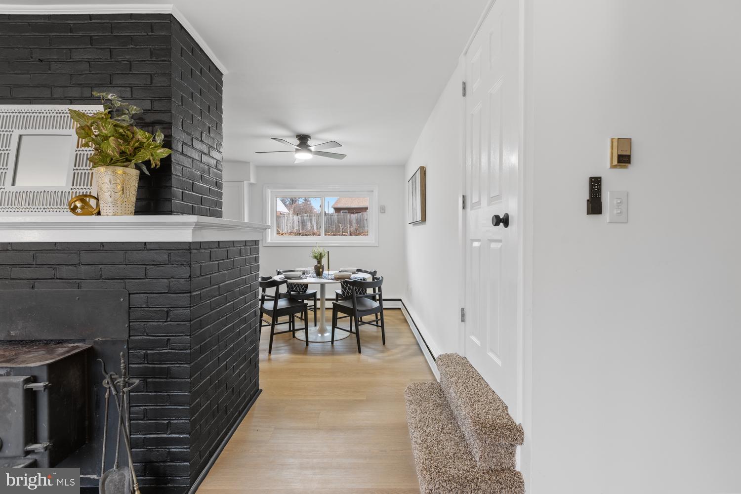 QUAKER HILLS - Residential