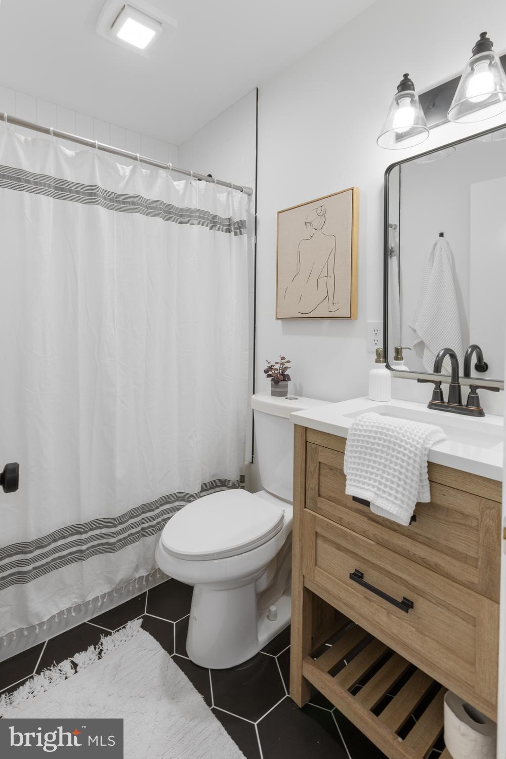 QUAKER HILLS - Residential