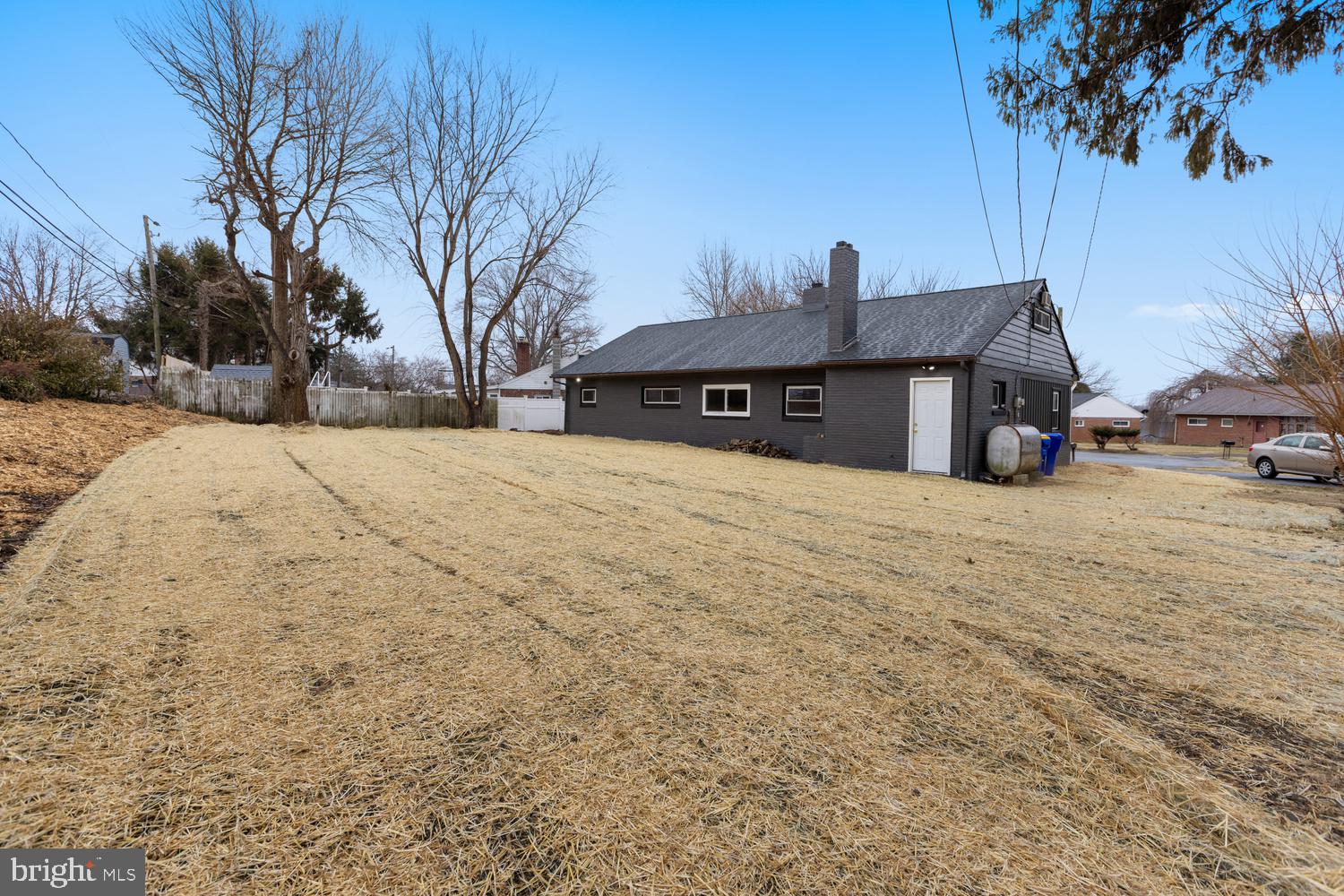 QUAKER HILLS - Residential